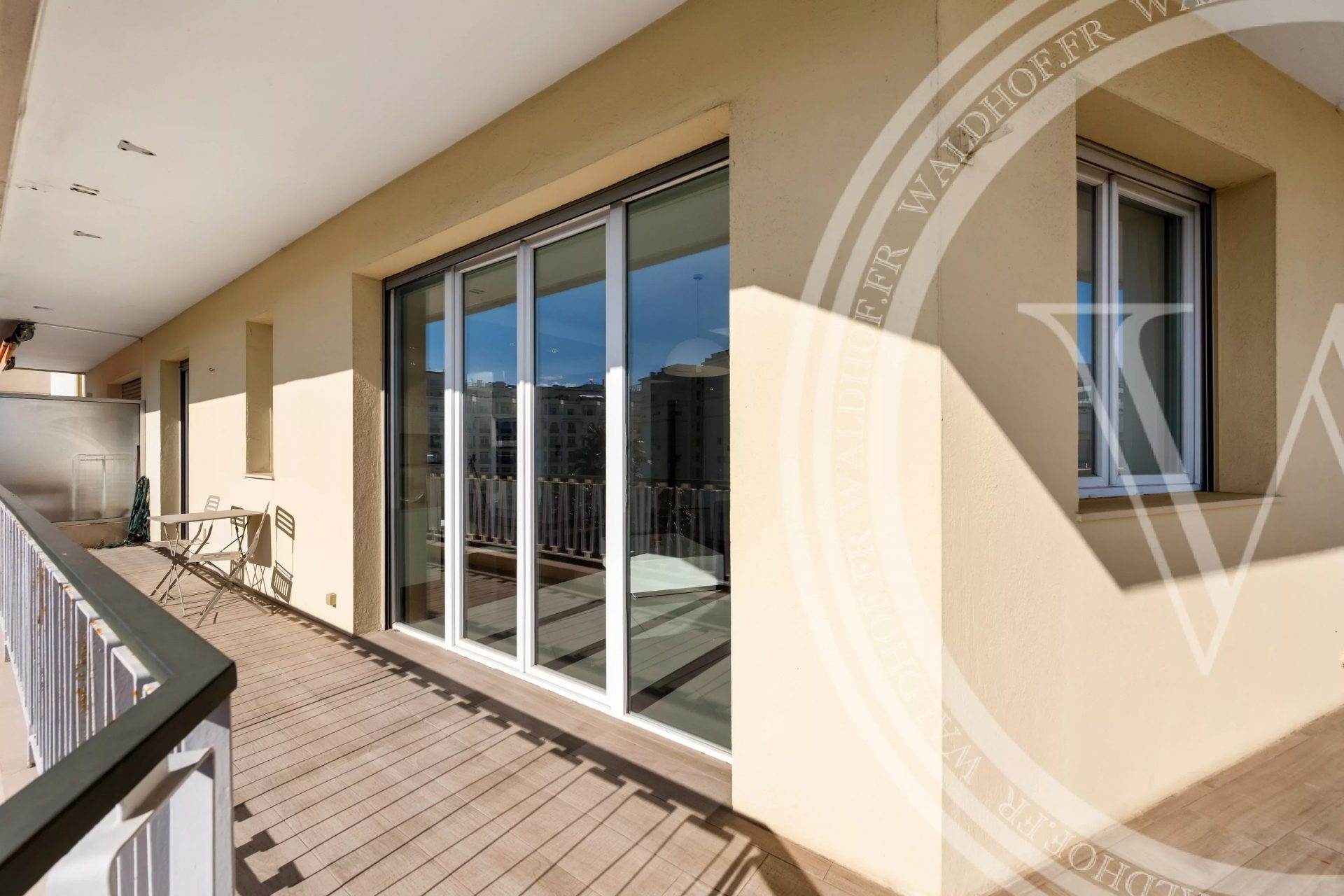 Fully Renovated 3-Room Apartment with Sea Views - 5