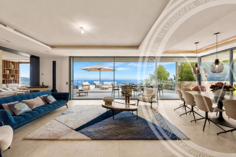 Luxury contemporary villa with sea view in Roquebrune-Cap-Martin