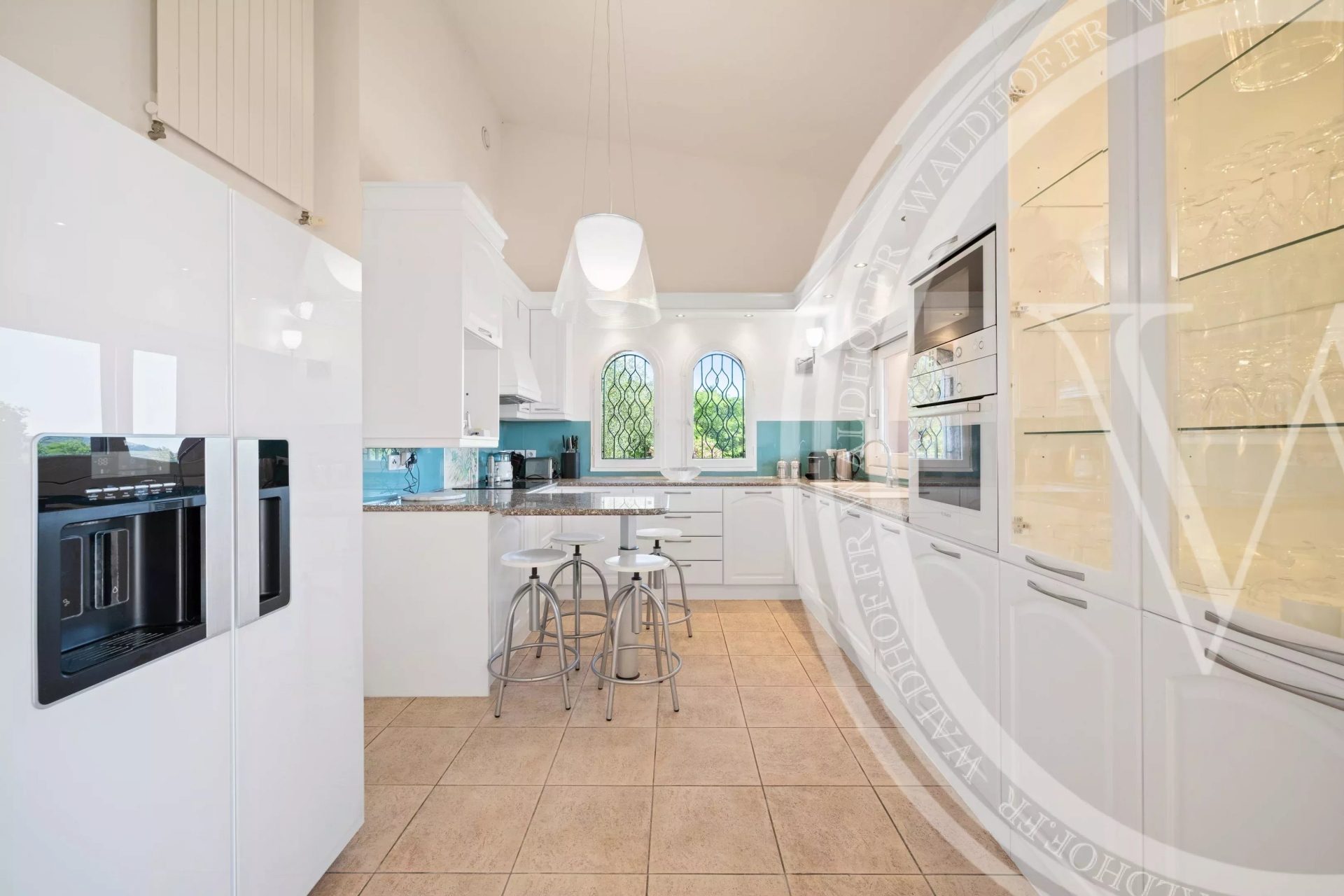 Majestueux domaine provençal de 600m² avec vue panoramique sur la mer, piscine et 5 suites - 20 Mins de Monaco - 6