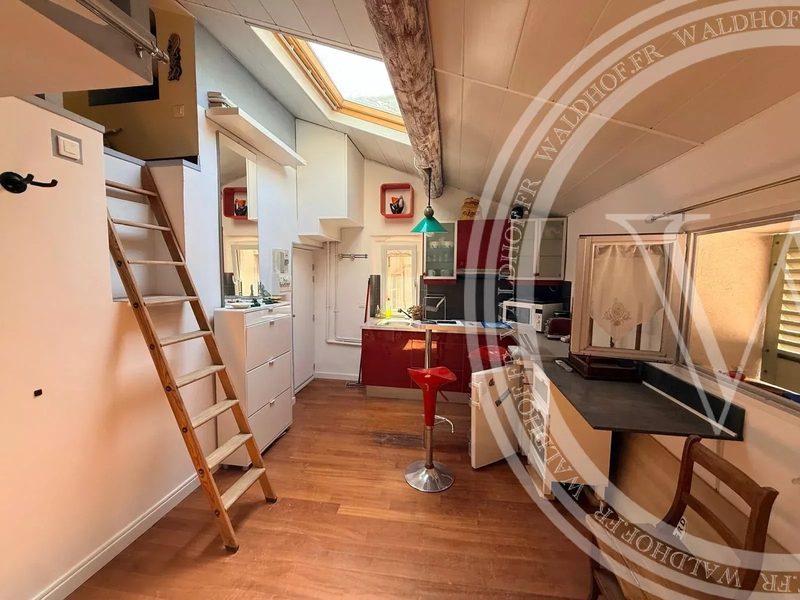 Studio in Cannes, Le Suquet