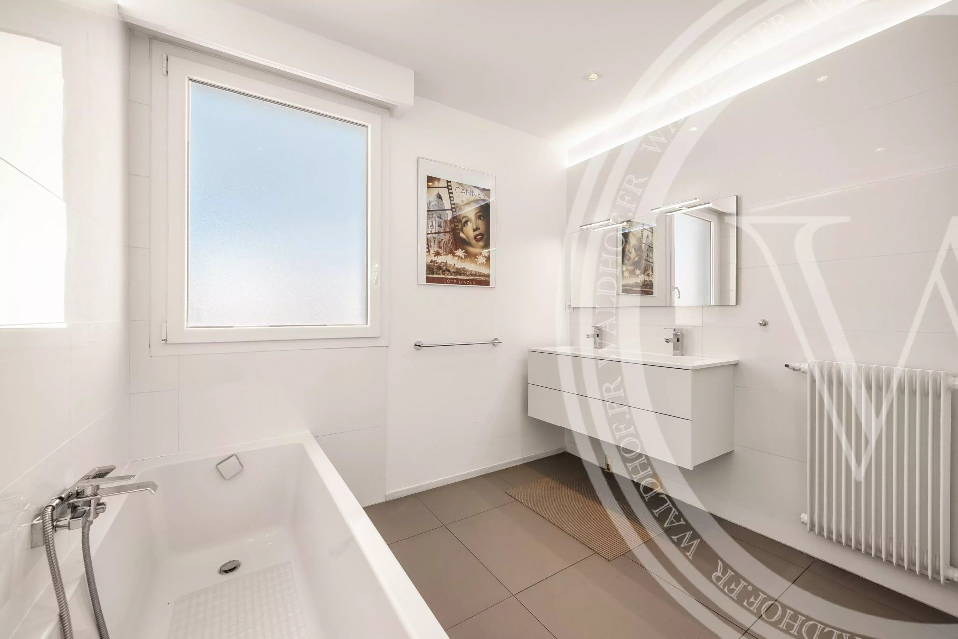 Fully Renovated 3-Room Apartment with Sea Views - 7
