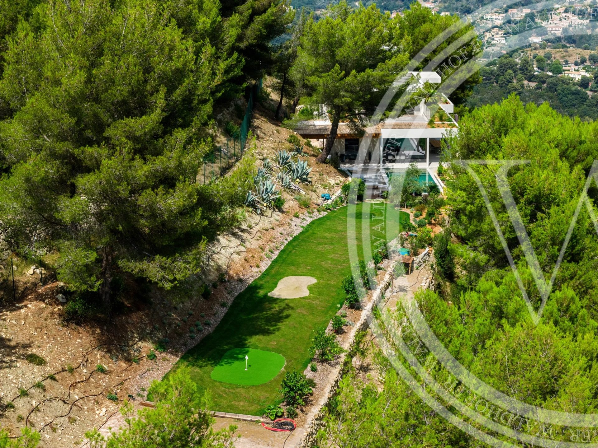 Luxury contemporary villa with sea view in Roquebrune-Cap-Martin - 8