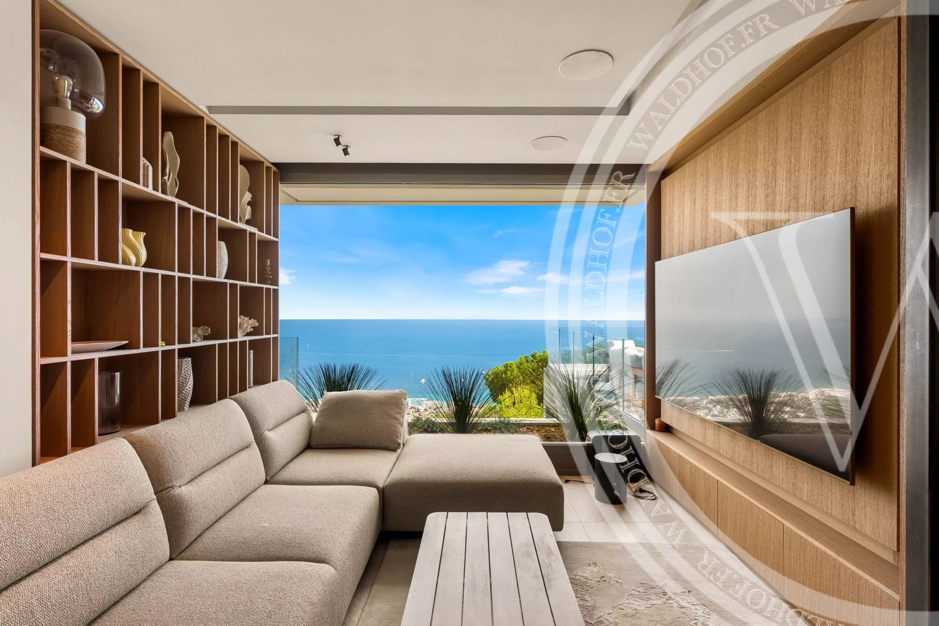 Luxury contemporary villa with sea view in Roquebrune-Cap-Martin - 12