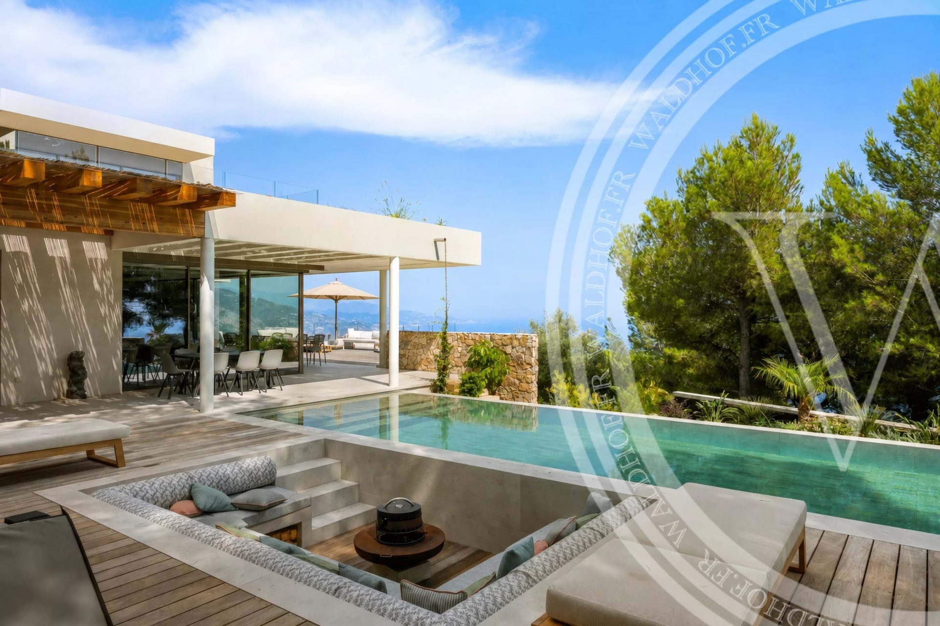 Luxury contemporary villa with sea view in Roquebrune-Cap-Martin - 3