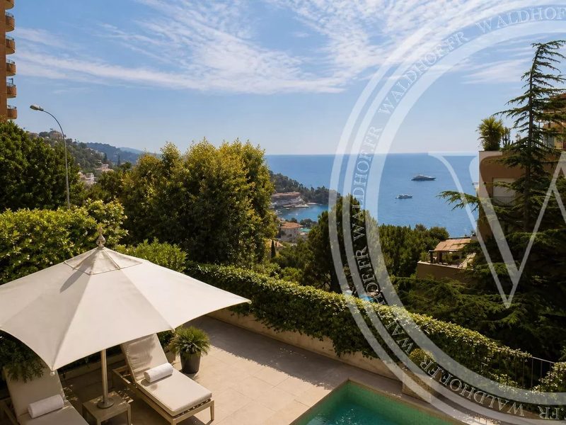 Turn-key luxurious villa with sea view, large garage and swimming pool, 25 meters from Monaco