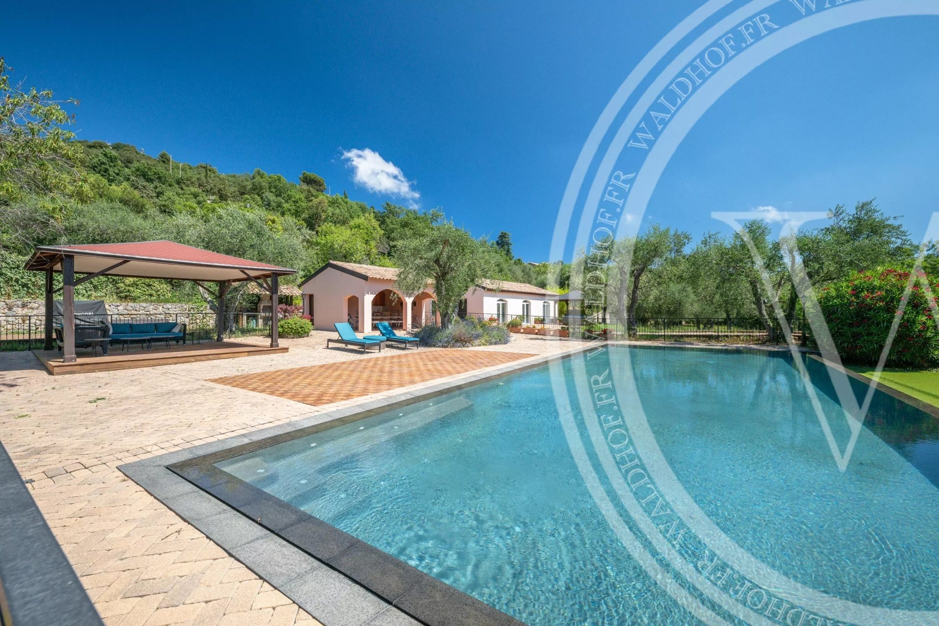 Majestueux domaine provençal de 600m² avec vue panoramique sur la mer, piscine et 5 suites - 20 Mins de Monaco - 2