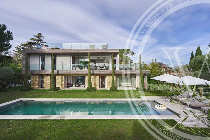 Contemporary villa Cap D'Antibes sea view